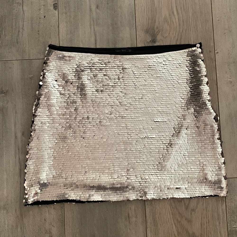 Zara silver sequin mini skirt small